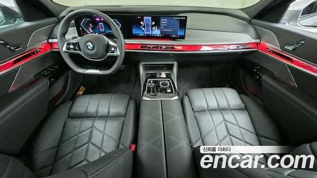 BMW 7시리즈 (G70) 740i xDrive Classic серебристый Edition, 2024 7