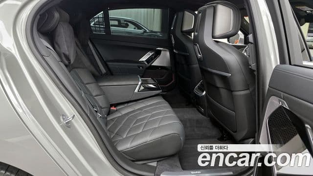 BMW 7시리즈 (G70) 740i xDrive Classic серебристый Edition, 2024 12