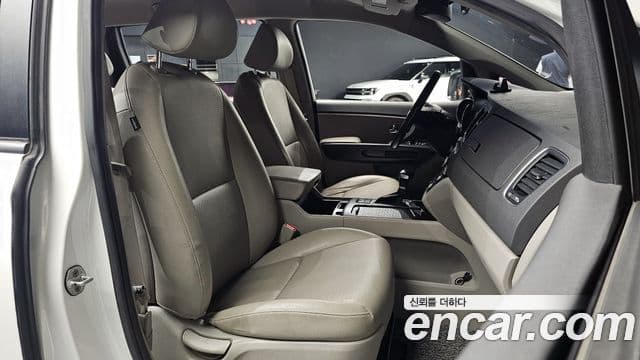 Kia All New Carnival Luxury, 2018 10