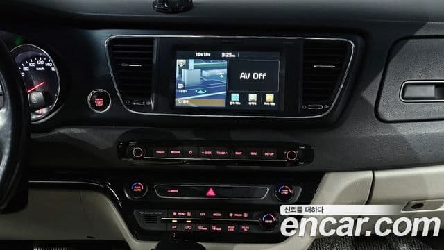 Kia All New Carnival Luxury, 2018 15