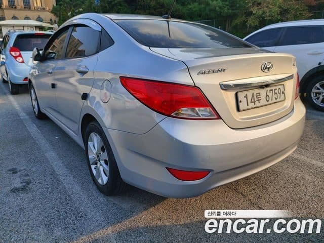 Hyundai Accent(новый кузов / новое поколение) Modern, 2015 4