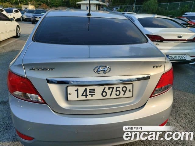 Hyundai Accent(новый кузов / новое поколение) Modern, 2015 6