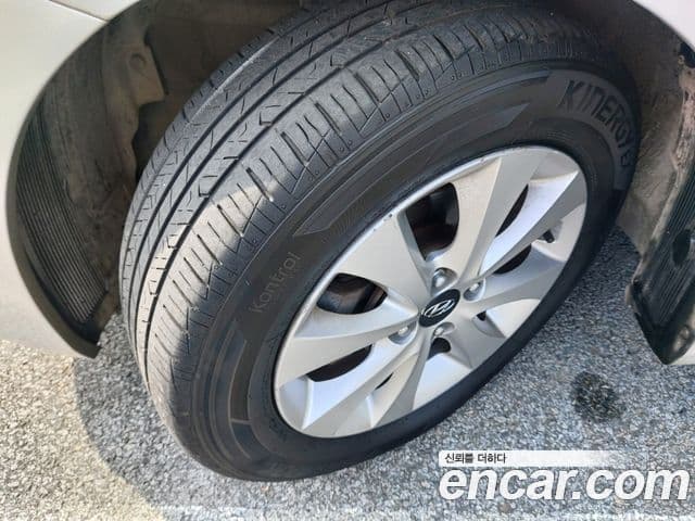 Hyundai Accent(новый кузов / новое поколение) Modern, 2015 18