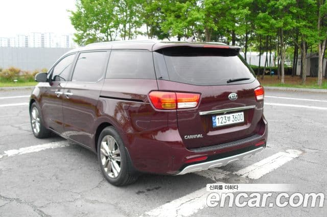 Kia All New Carnival Prestige, 2015 3