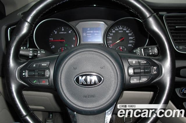 Kia All New Carnival Prestige, 2015 14