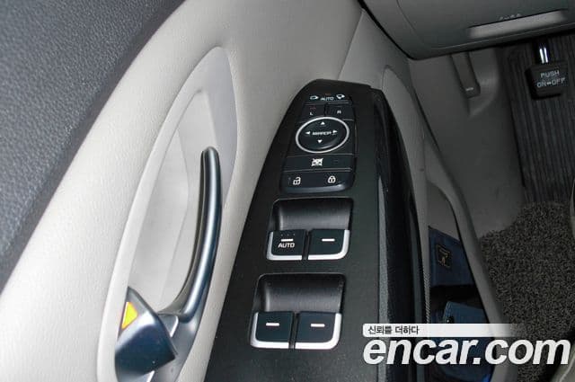 Kia All New Carnival Prestige, 2015 16