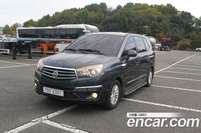 KG모빌리티(SsangYong) Korando 투리스모 4WD LT 11인승, 2015 1