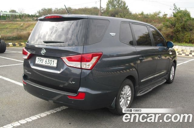 KG모빌리티(SsangYong) Korando 투리스모 4WD LT 11인승, 2015 4