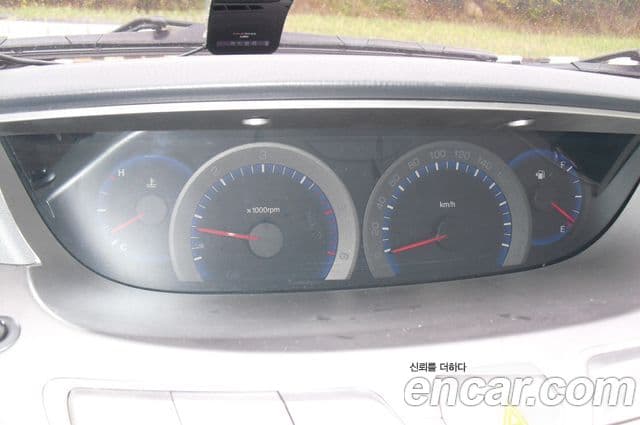 KG모빌리티(SsangYong) Korando 투리스모 4WD LT 11인승, 2015 10