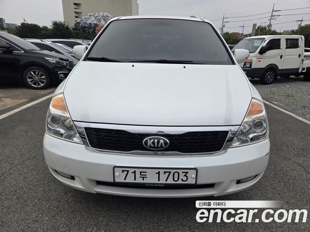 Kia Carnival R Premium, 2013 3