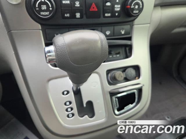 Kia Carnival R Premium, 2013 10