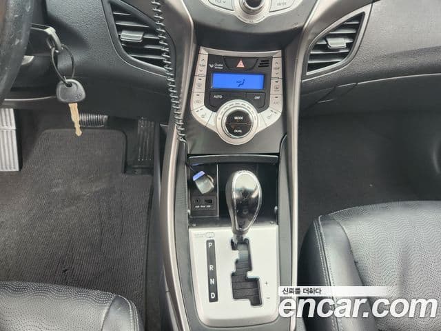 Hyundai Avante MD Luxury, 2011 12