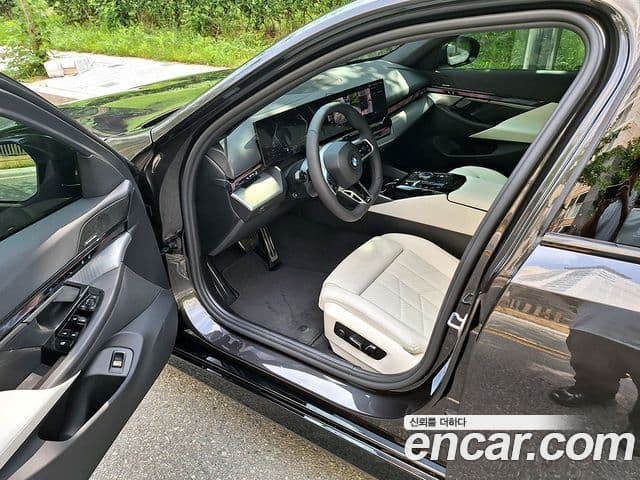 BMW 5시리즈 (G60) 520i M Sport, 2025 8