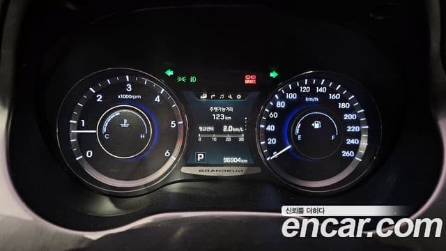 Hyundai Grandeur HG Premium, 2016 8