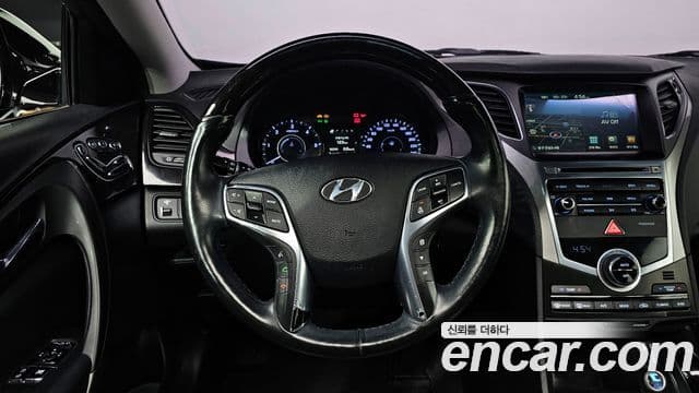 Hyundai Grandeur HG Premium, 2016 13