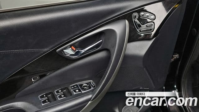 Hyundai Grandeur HG Premium, 2016 17