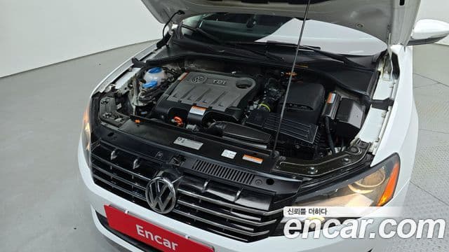 Volkswagen The / новый New Passat B7, 2012 6