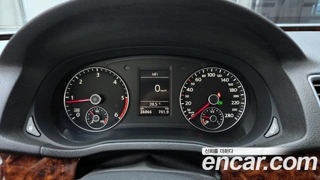 Volkswagen The / новый New Passat B7, 2012 8