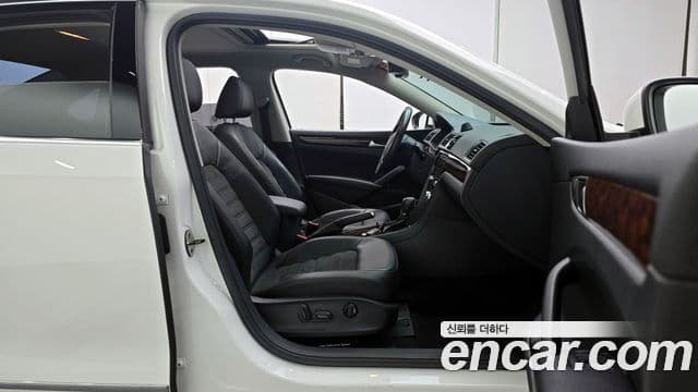 Volkswagen The / новый New Passat B7, 2012 10