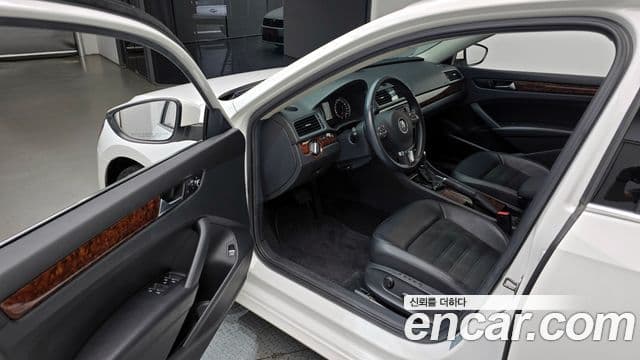 Volkswagen The / новый New Passat B7, 2012 11