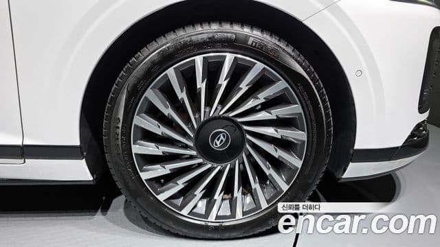 Hyundai Grandeur гибрид (GN7) Calligraphy, 2023 все фото