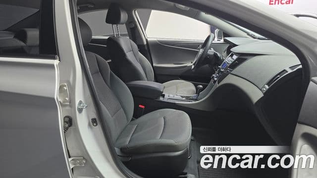 Hyundai YF Sonata Y20 Grand, 2010 10