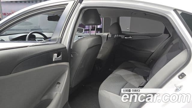 Hyundai YF Sonata Y20 Grand, 2010 12