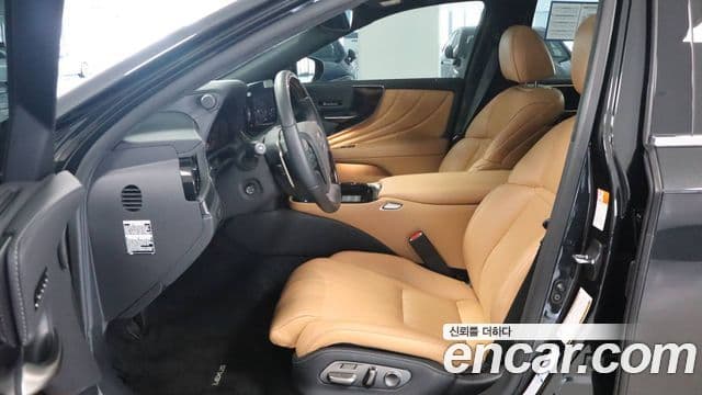 Lexus LS500 5세대 3.5 Luxury AWD, 2024 9