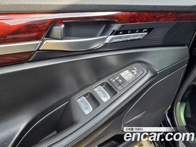 Genesis EQ900 Prestige, 2016 8