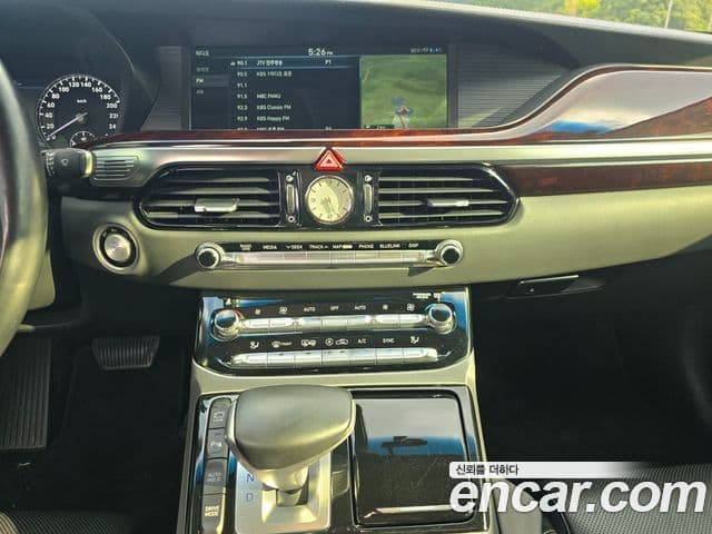 Genesis EQ900 Prestige, 2016 12