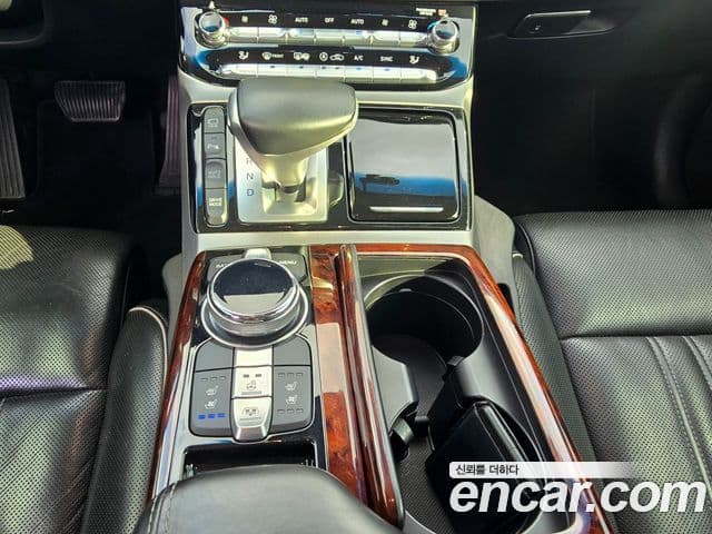 Genesis EQ900 Prestige, 2016 13