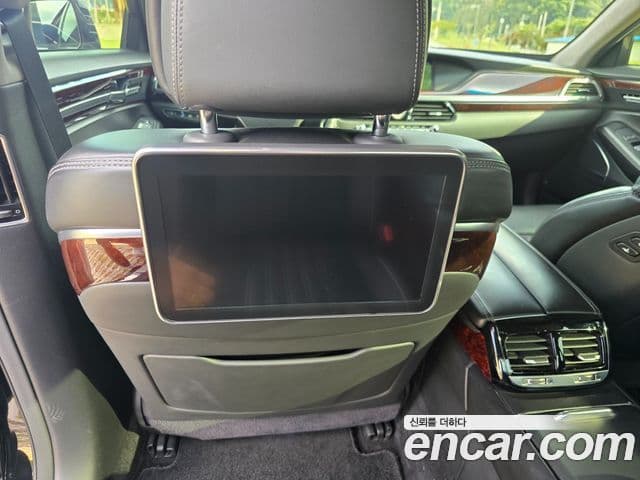 Genesis EQ900 Prestige, 2016 18