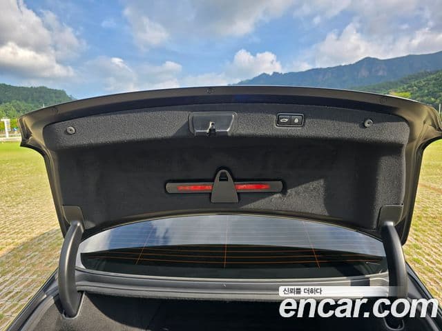 Genesis EQ900 Prestige, 2016 19