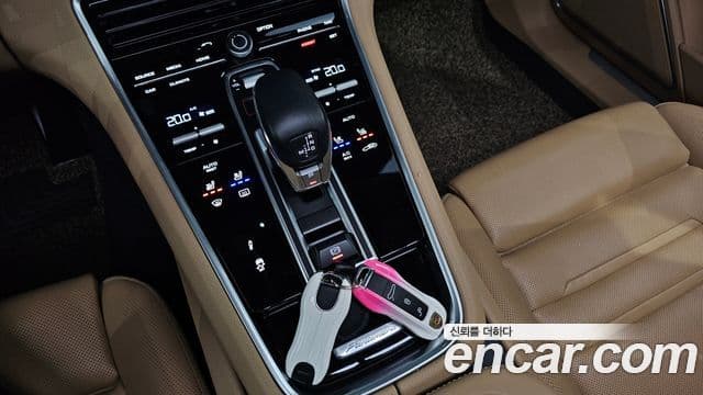 Porsche Panamera (971), 2018 9