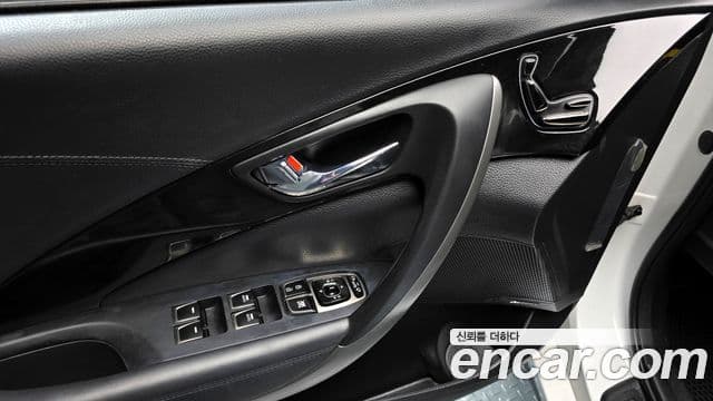 Hyundai Grandeur HG гибрид Premium, 2015 17