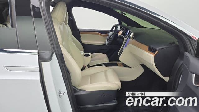 Tesla модель X Long Range, 2020 11