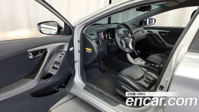 Hyundai Avante MD Premier, 2012 10