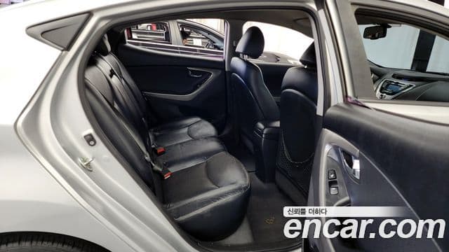 Hyundai Avante MD Premier, 2012 12