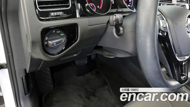 Volkswagen Гольф 7세대, 2014 18