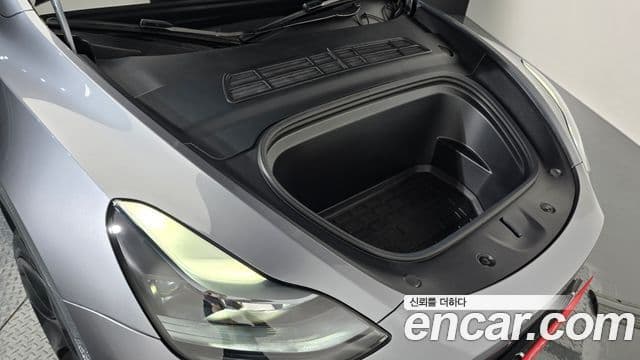 Tesla модель Y Long Range AWD, 2024 6