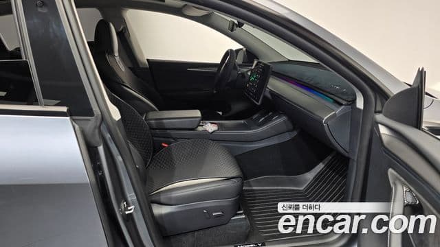 Tesla модель Y Long Range AWD, 2024 11