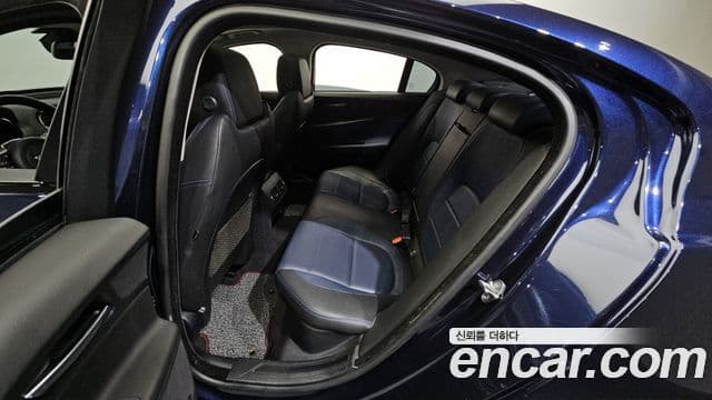 Jaguar XE 20d R스포츠, 2016 11