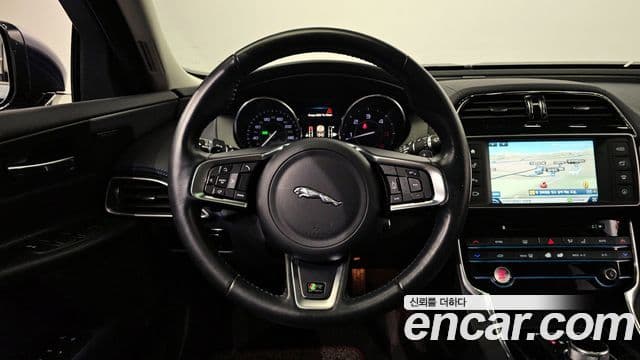 Jaguar XE 20d R스포츠, 2016 14