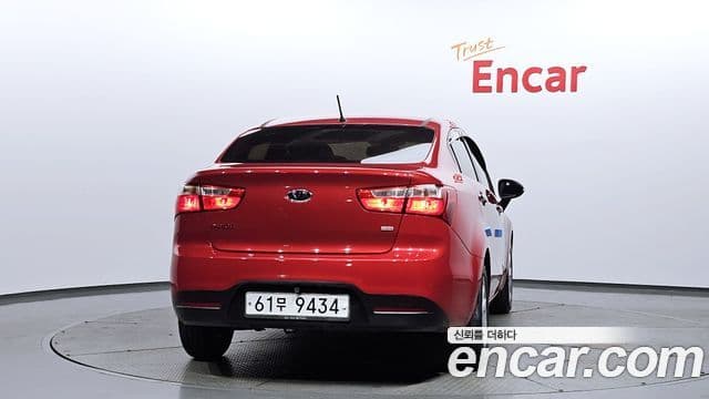 Kia All New Pride Luxury, 2012 4