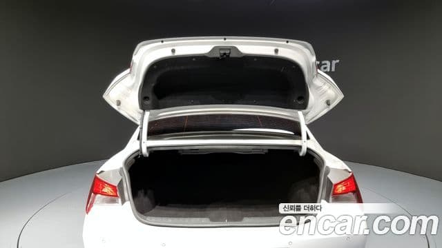 Hyundai Avante гибрид (CN7) Modern, 2021 20