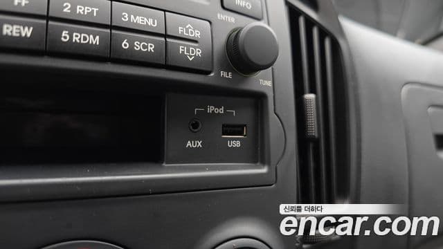 Hyundai Grand Starex CVX Deluxe, 2016 16