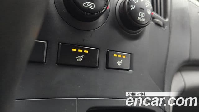 Hyundai Grand Starex CVX Deluxe, 2016 18