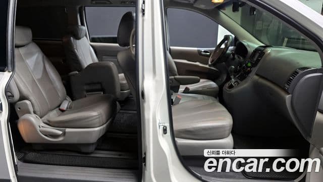 Kia Carnival R Premium, 2012 10