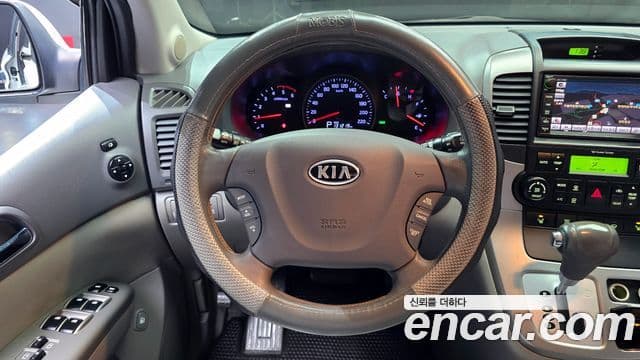 Kia Carnival R Premium, 2012 14