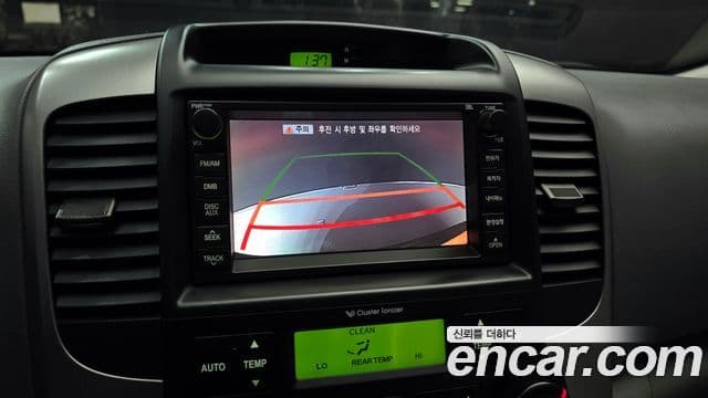 Kia Carnival R Premium, 2012 16